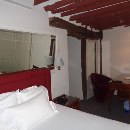Hotel Les Degres De Notre Dame Paris Exteriör bild