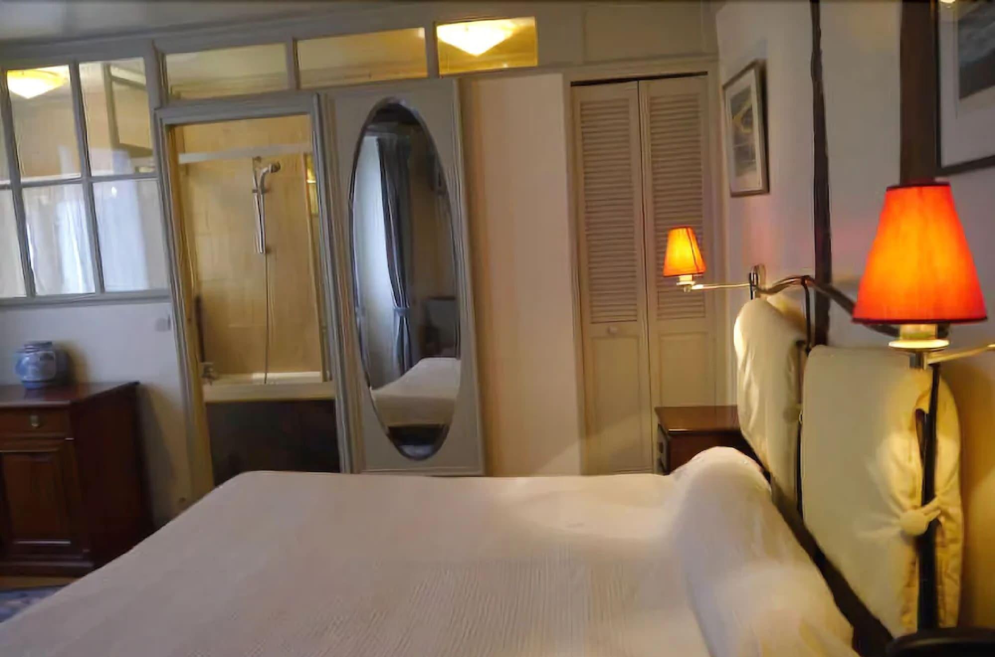Hotel Les Degres De Notre Dame Paris Exteriör bild